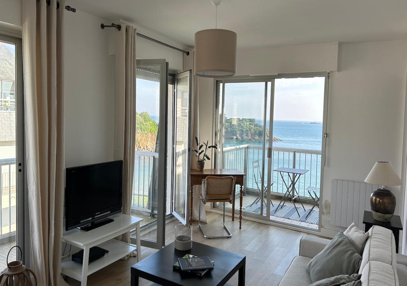Appartement Pied Dans L'Eau - La Comtesse سان-كواي-بورتريو المظهر الخارجي الصورة